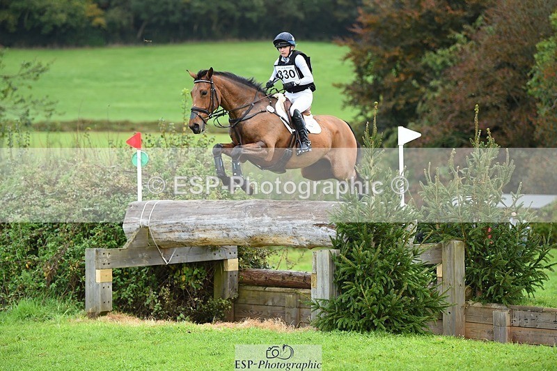 231022-133914-28480 - 330-TRINITY.THANKS.AWFULLY-Imogen.Gloag-XC