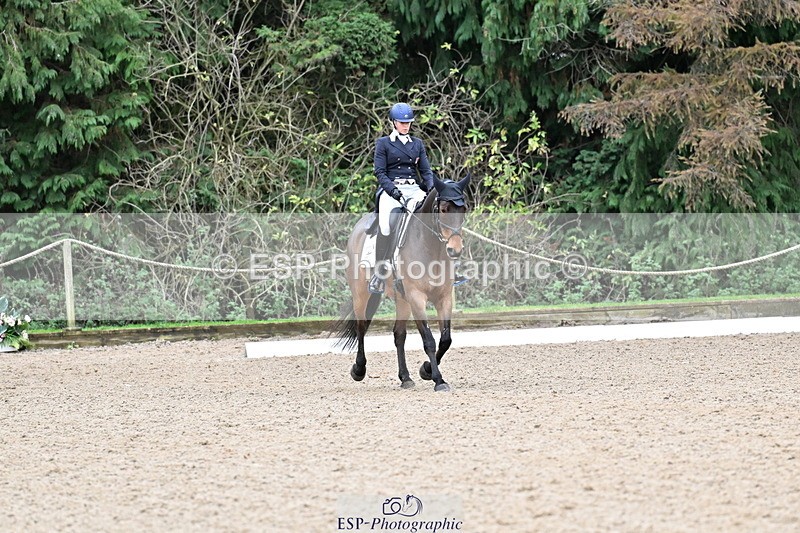 251022A-152447-00533 - B-112-Christina.Wiederkehr