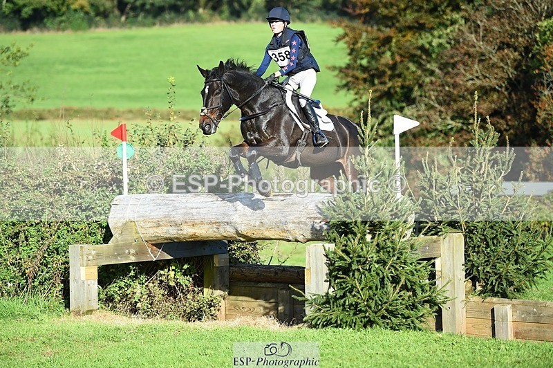 231022-152630-30380 - 358-ROYALE.MESSENGER-Anna.Singer-XC