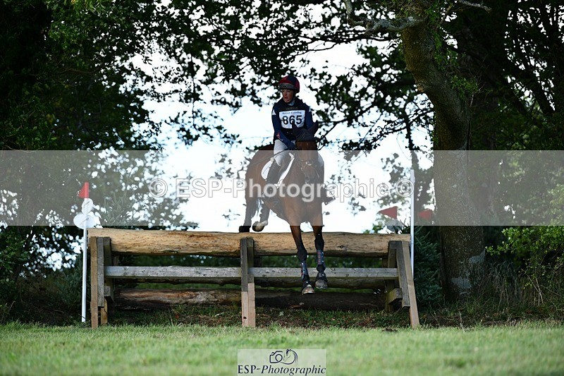 250831-174529-00588 - R-865-Kate.Honey