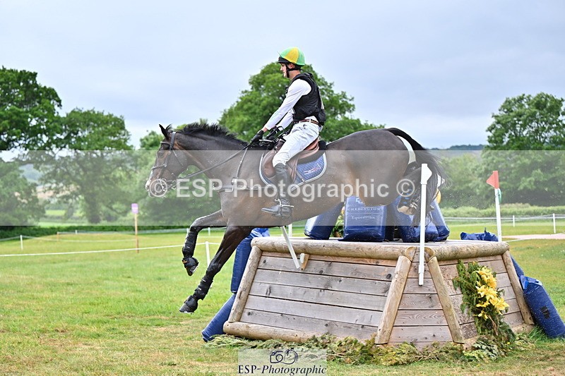 250524A-095513-08845 - A-012-Archie.Tulloch-ZIPPED.UP