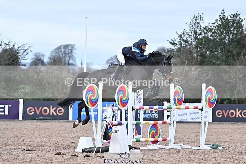 251126-135012-00638 - Cls 5 Foxhunter and 1.20m