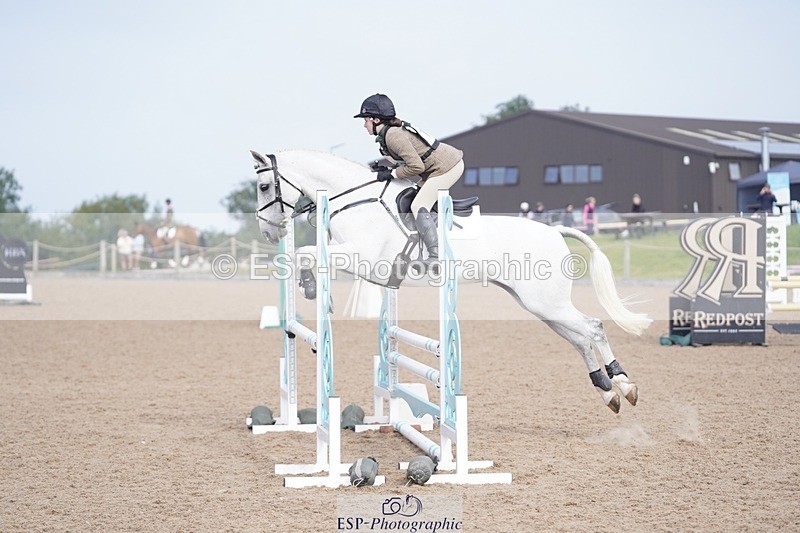 240831A-094416-00017 - 101-Issy.Perry-DATE.NIGHT