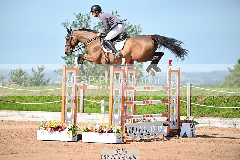 240718A-102958-04534 - Cls 1, 3 Star Small Tour 1.35m