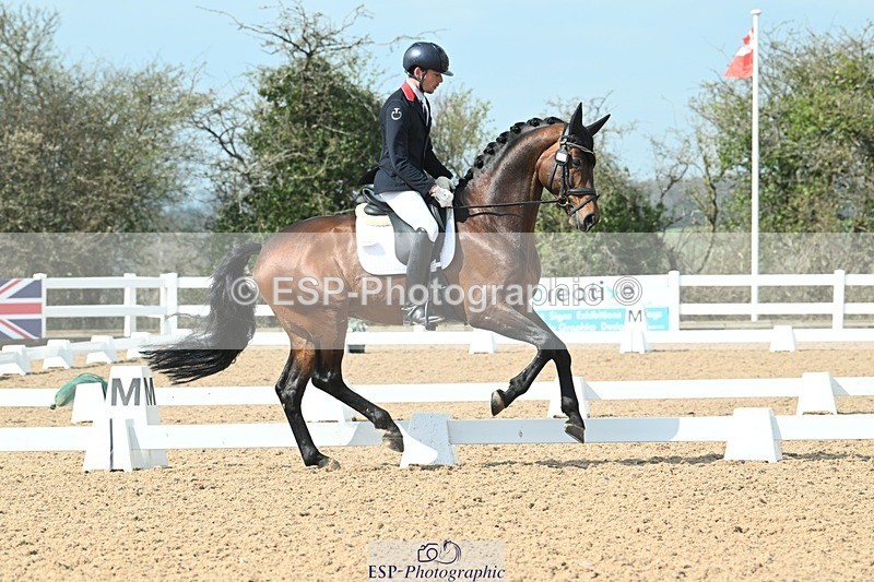 250403-104230-01556 - 048-Angus.Corrie-Deane-Maigret.VD.Watermolen