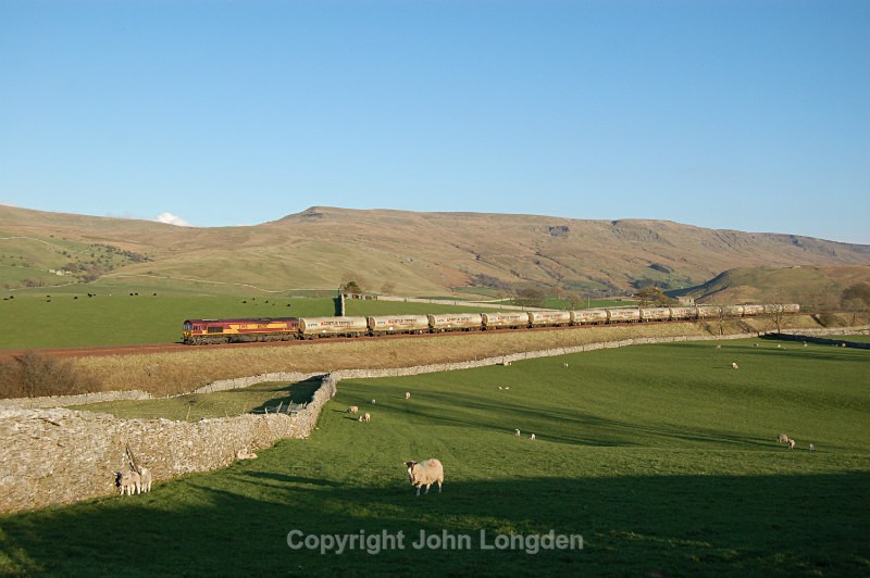 JL 17.4.15 - 66207 6S00 Clitheroe - Mossend, Bull Gill - Bull Gill