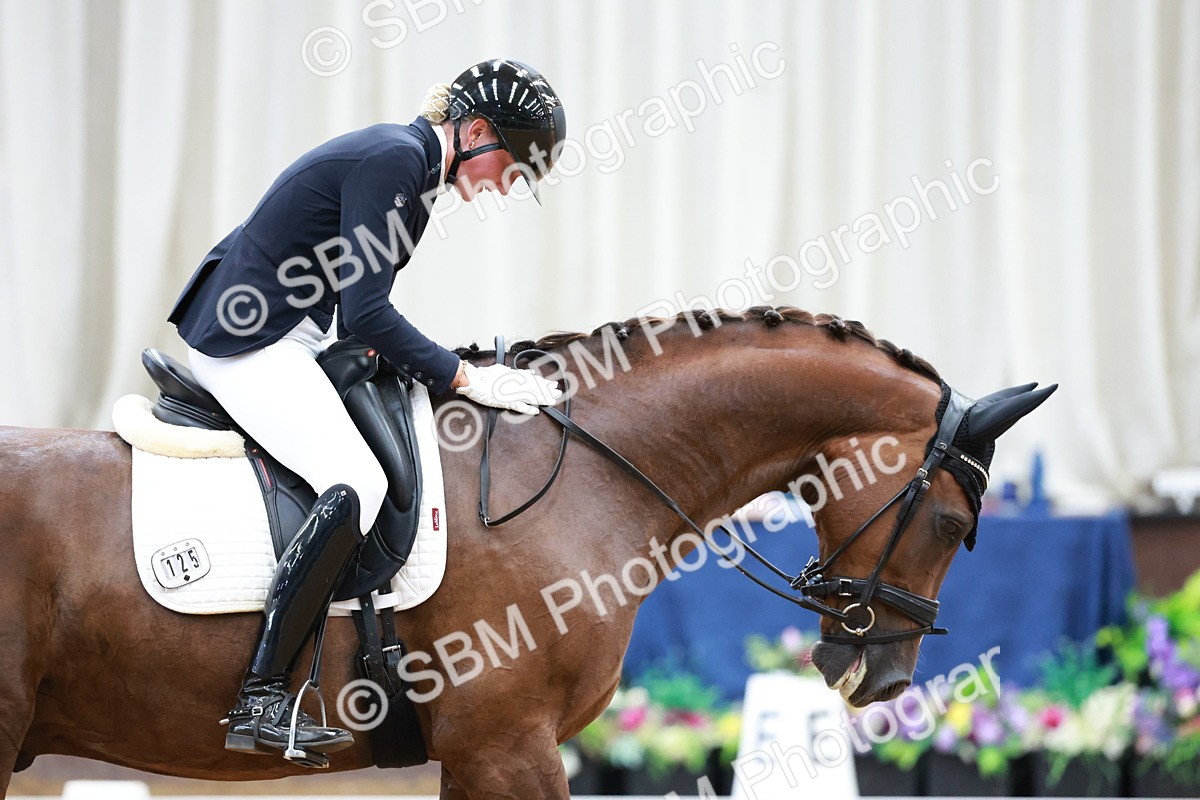 SBM_017999 - Class 15 - FEI Junior