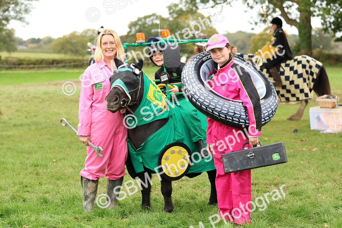 SBM_61685 - S37a - Fancy Dress Showing