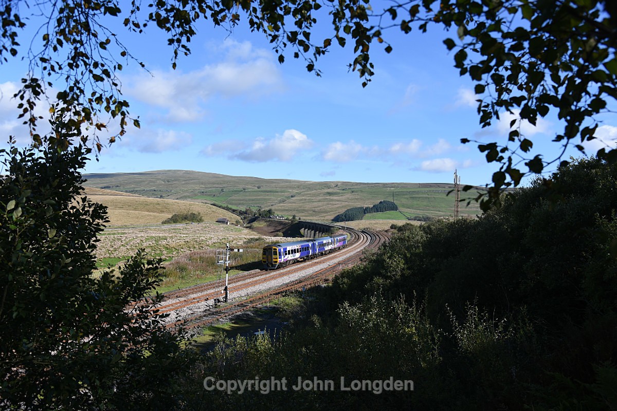 JL - 24.9.18 158787 & 153352 09:19 Leeds - Carlisle, Garsdale - Garsdale - 'Chicken Shed'