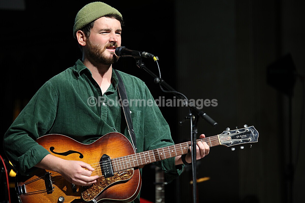 FOLK N BLUES-592 - FOLK and BLUES SEPT 2022