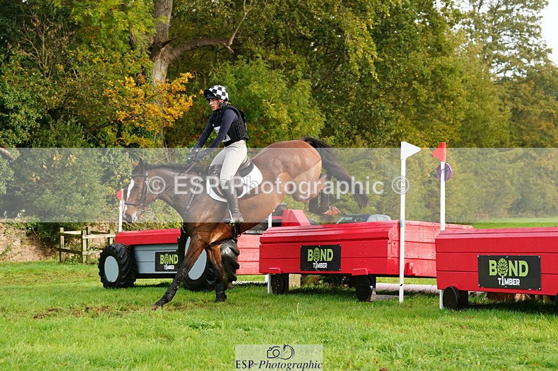251025A-153700-21618 - G-569-Hannah.Lewis
