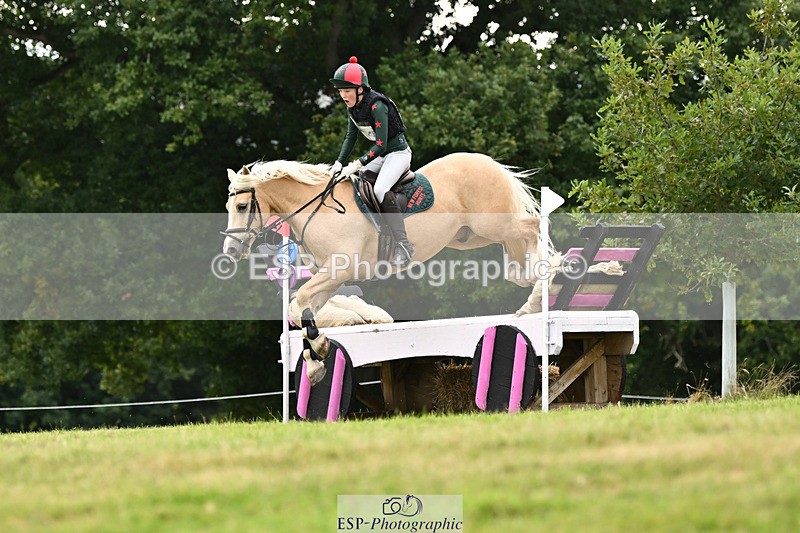 240825X-154922-36579 - 80cm XC 15.30 to 16.30