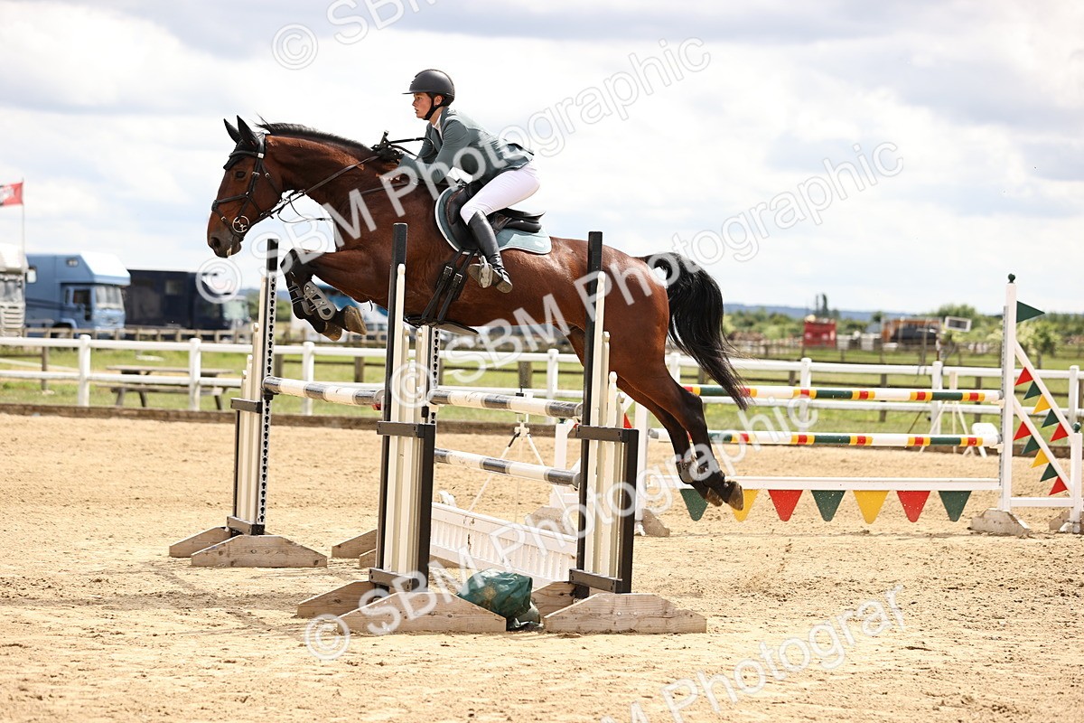 SBM_003374 - Class 11 - Senior Newcomers - 1.10m