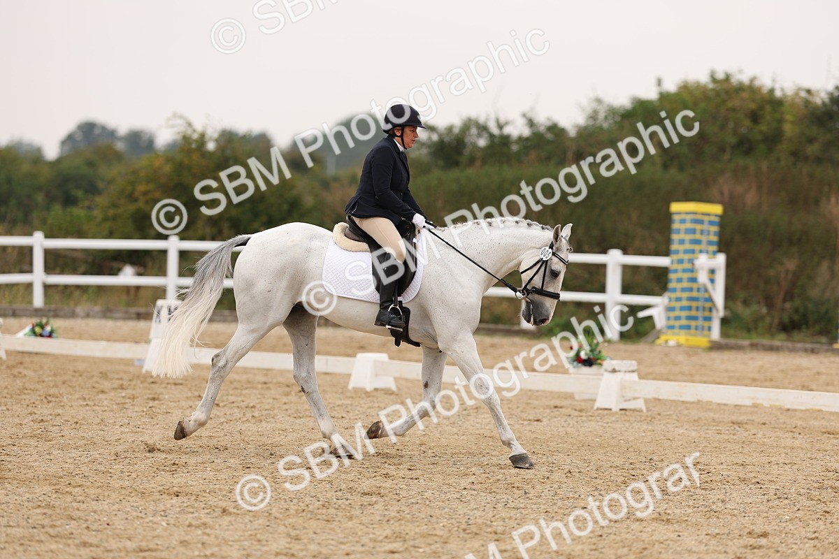 SBM_01742 - Class 9 - Novice 27 Champs