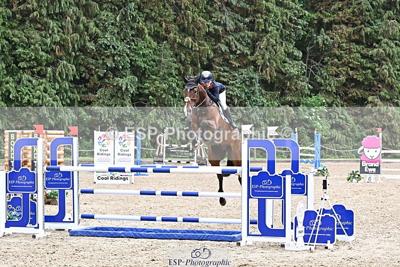 250524A-134729-11906 - D-451-Laura.Collett-DRUMGIVEN.MR.CHARISMA
