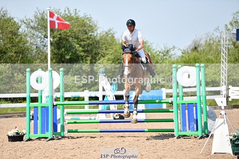 240512A-130156-18558 - Cls 41 Discovery and 1m Open