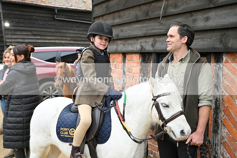 WJ7_6064 - Berks & Bucks - Children's Meet - The Old Farmhouse – Steventon.