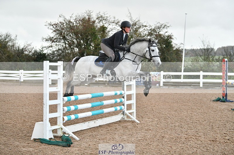 231110A-104519-00120 - Cls 2 British Novice & 90cm Open