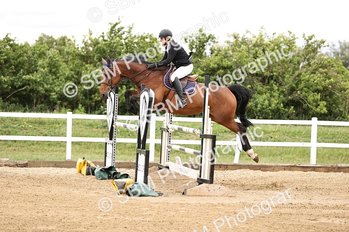 SBM_003004 - Class 11 - Senior Newcomers - 1.10m