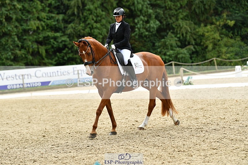 250718A-140836-01997 - 068-Stacey.Escrig-JOIE.DE.VIVRE.III