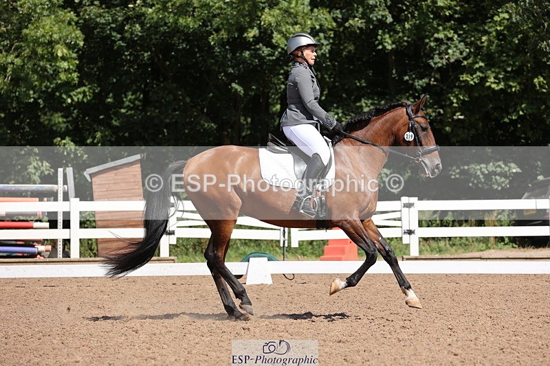 240816A-115841-04325 - 219-Sarah.Baldwin-Ervilha.Dos.Leitoes