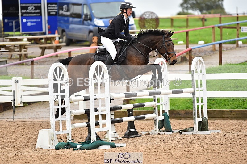 231028A-132300-01679 - Cls 4 Newcomers & 1m Open