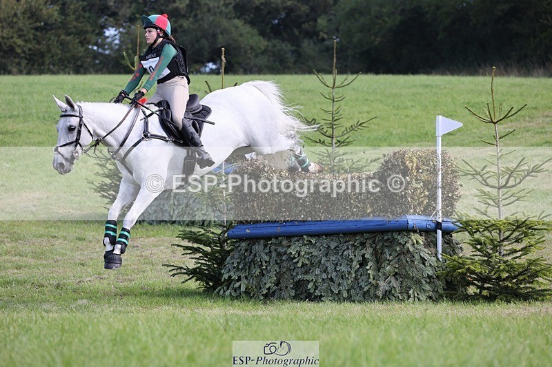 240831A-104318-00912 - 101-Issy.Perry-DATE.NIGHT