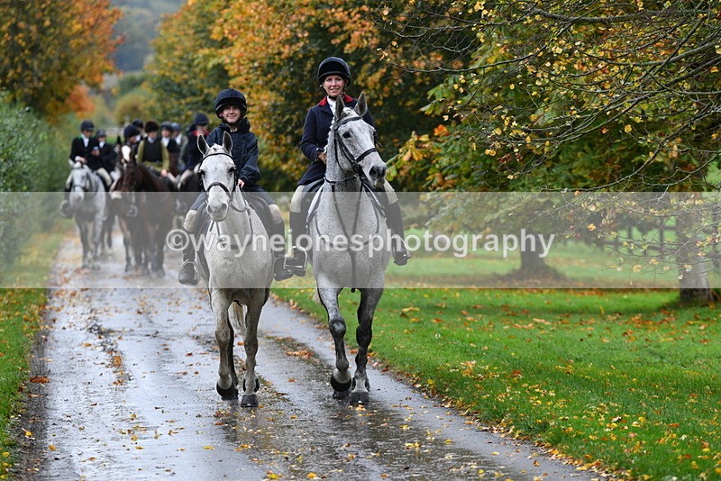 WJ5_6201 - B&B walk back for Hunt Tea !