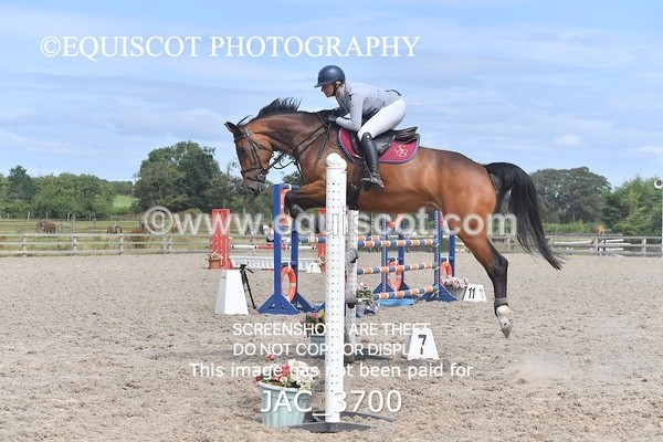 JAC_3700 - CLASS 5  Senior Newcomers/ 1.10m Open