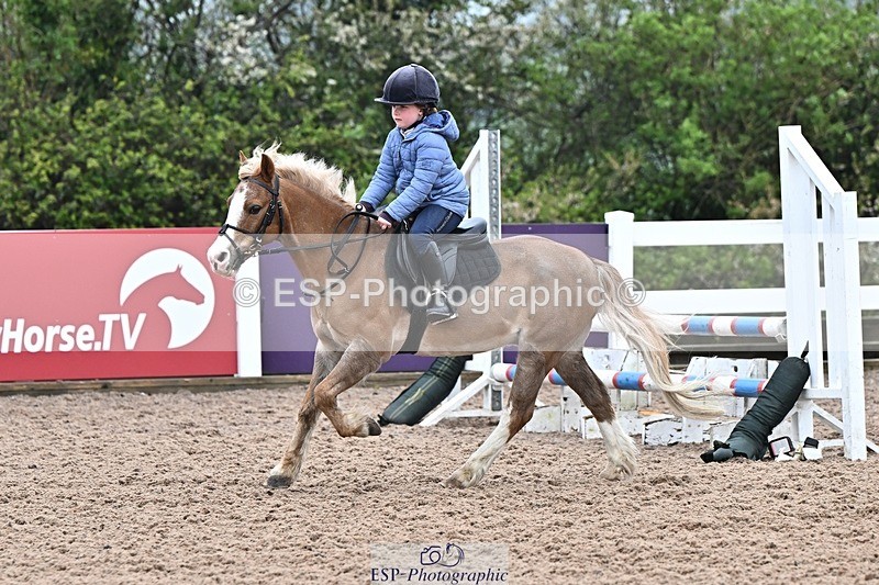 260414-150719-00019 - Cls 1+2 Clear Round 40cm and 50cm