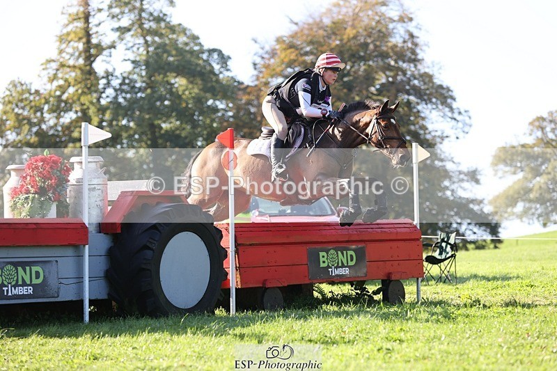 241026-103131-11513 - 328-Zara.Head-FOURFIELDS.LOVEHEART
