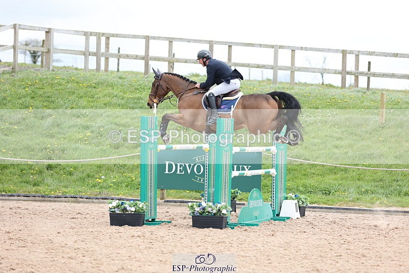 240419A-122033-07176 - Cls 6, 2 Star Medium Tour 1.35m