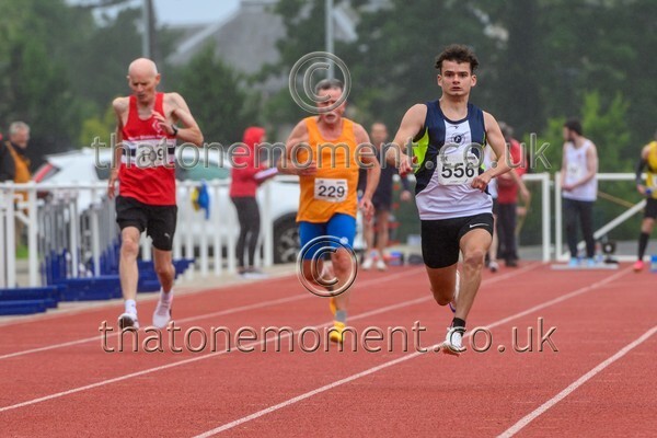 ComMast25-929381 - Track Male Set One