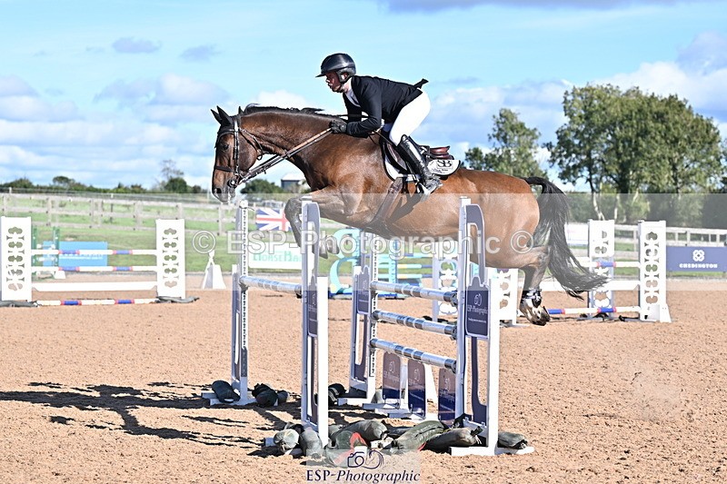 260923B-153524-01041 - Cls 06 Snr Fox & 1.20m Open