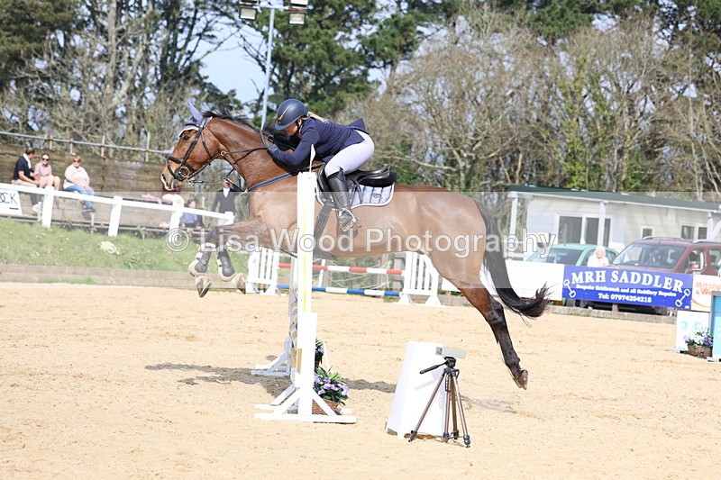 3E7A6720 - Class 4: Senior British Novice/90cm open
