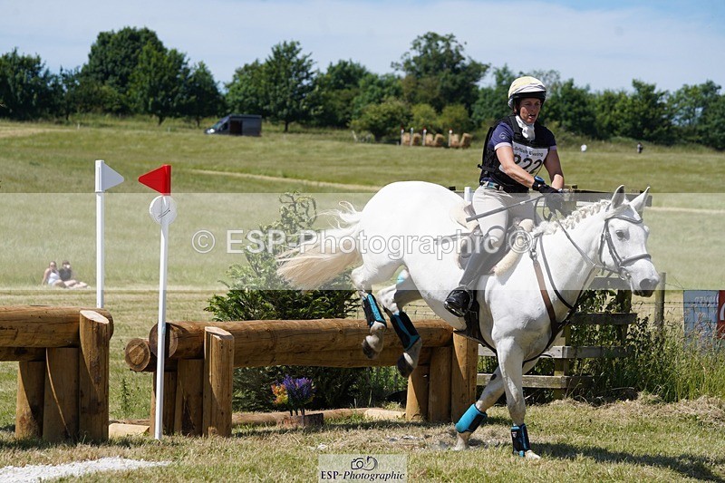 240629X-142952-3216 - 222-Kate_Jupp-CARROWNURLAUR_PRIDE