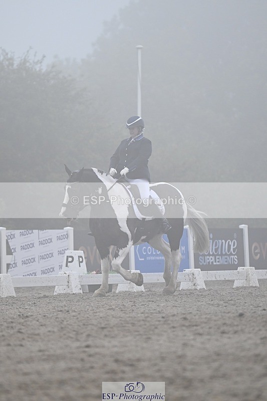 250907-145735-08987 - 106-Lucy.HamblettGalliano.Gold.Dust