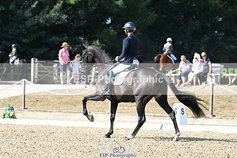 250810A-102801-05178 - 009-Ben.JamesClapton.Banks.Primadonna