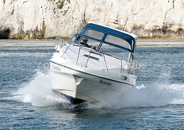 110829 SUNRIDER IMG_2041 - Motorboats - Open