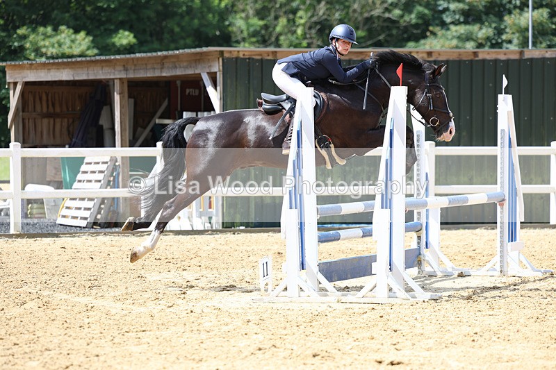 3E7A3154 - Class 4: Senior British Novice/90cm open