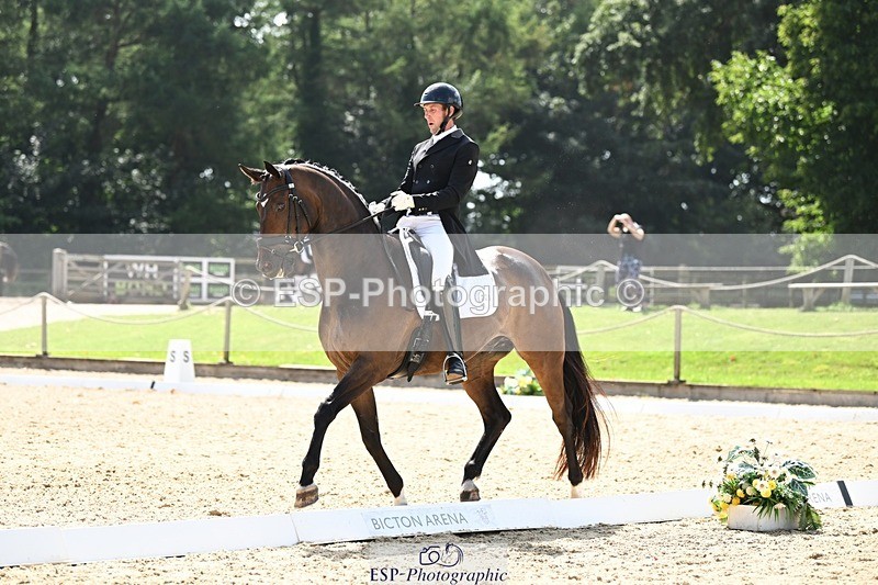 240811-144241-06557 - 221-Mark.Forrest-Fidel.Von.Singing