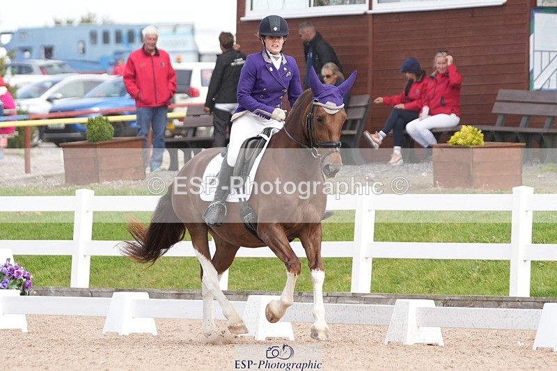 250906-132428-03618 - 017-Natalie.RosewarnePenpont.Fancy.That