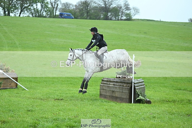 250418-145740-05076 - 170-Emma.Langfjord-Friend-MOUNTROSS.FIONN