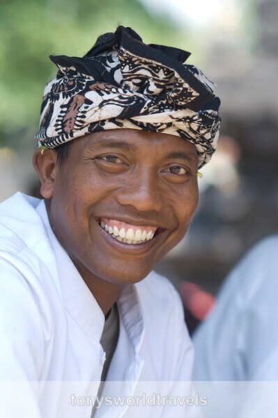 Smiling Man Bali - Smiling faces of the World