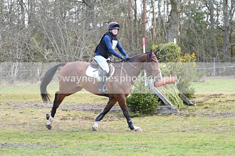 WJ7_0086 - Time 10:13 to 10:38 Times at the Fence