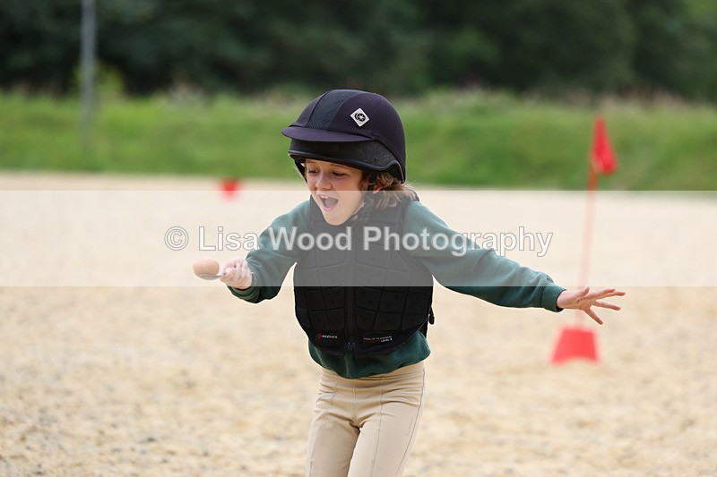 3E7A0009 - Egg and Spoon