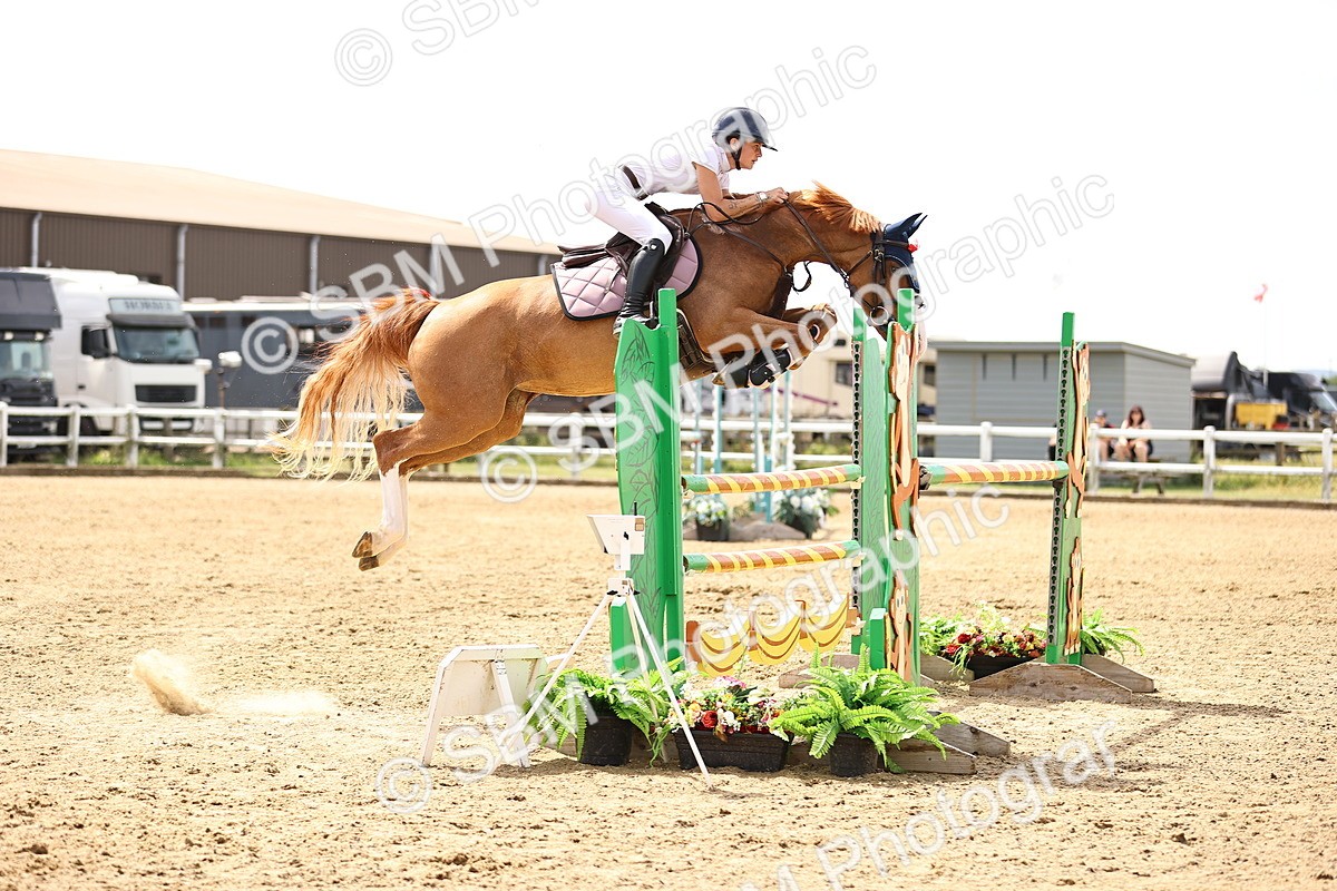 SBM_000558 - Class 15 - Redpost Equestian Senior Foxhunter - 1.20m