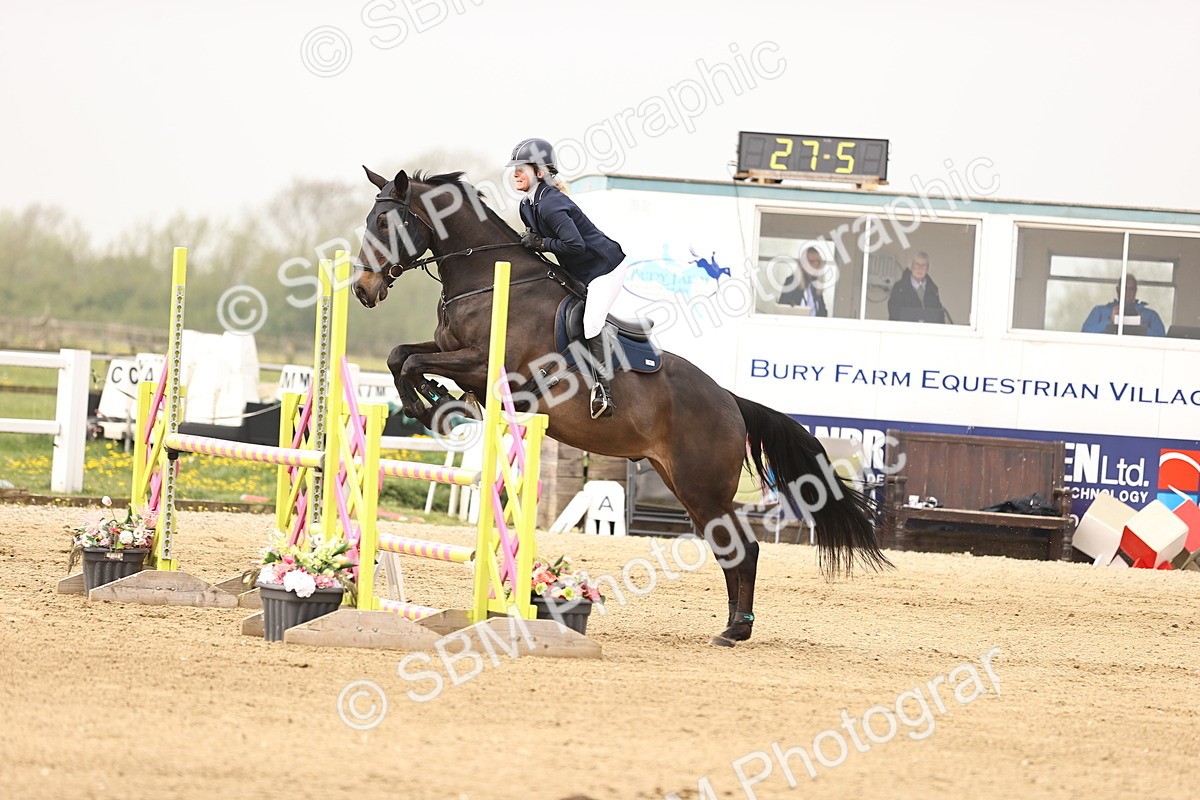  - Class 15 - Senior British novice - 90cm