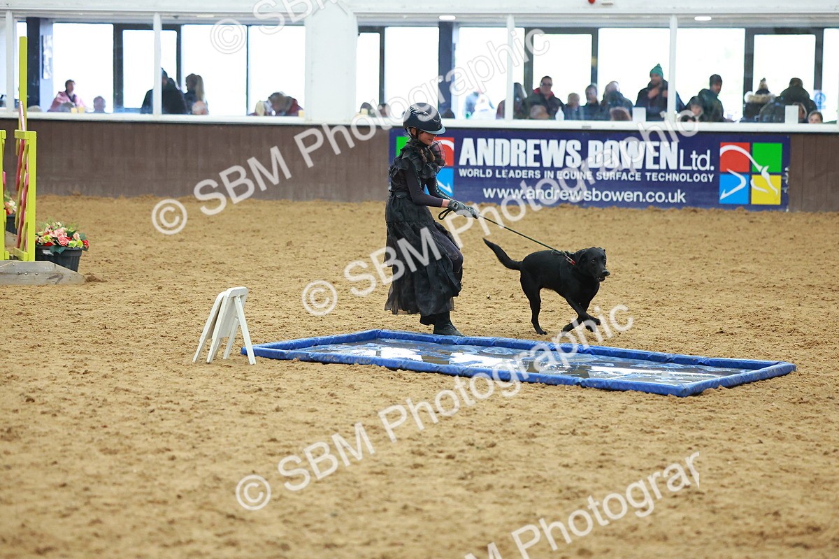 SBM_002590 - Class 3 - Horse & Hound (60cm)