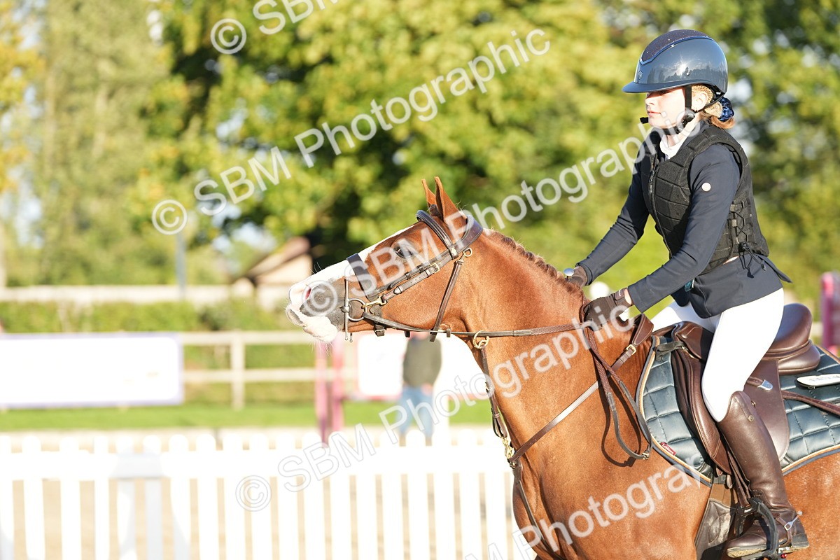 SBM_29551 - J44 - Horse & Hound Open 70cm